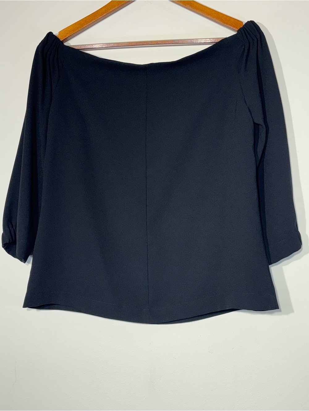 Babaton Off-the-Shoulder Black Blouse Size S - Picture 3 of 10
